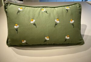 ALMOFADA BORDADA - FAZEMOS PERSONALIZADA